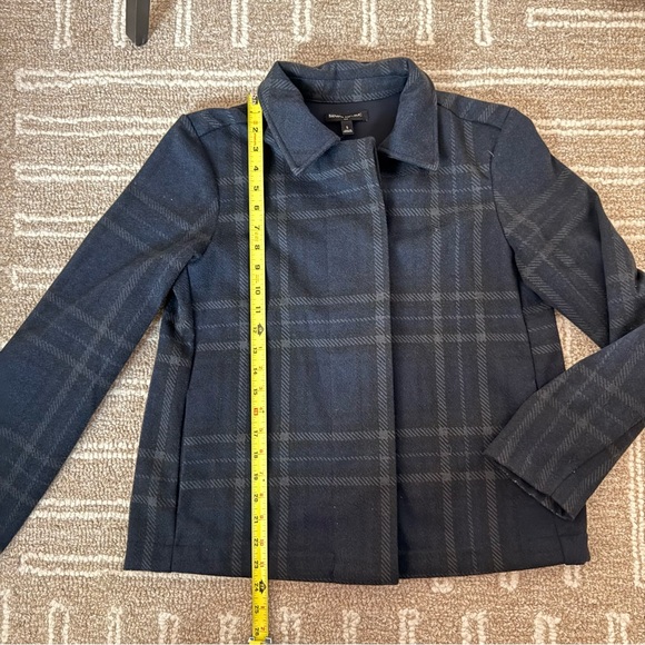 Banana Republic Women's Short Plaid Jacket - Picture 7 of 9